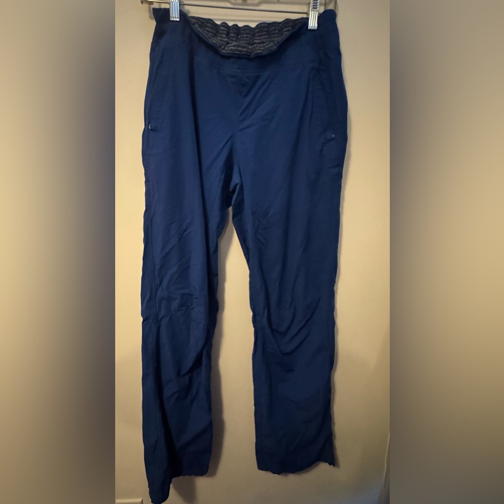 Lululemon women’s Blue Pants size 8